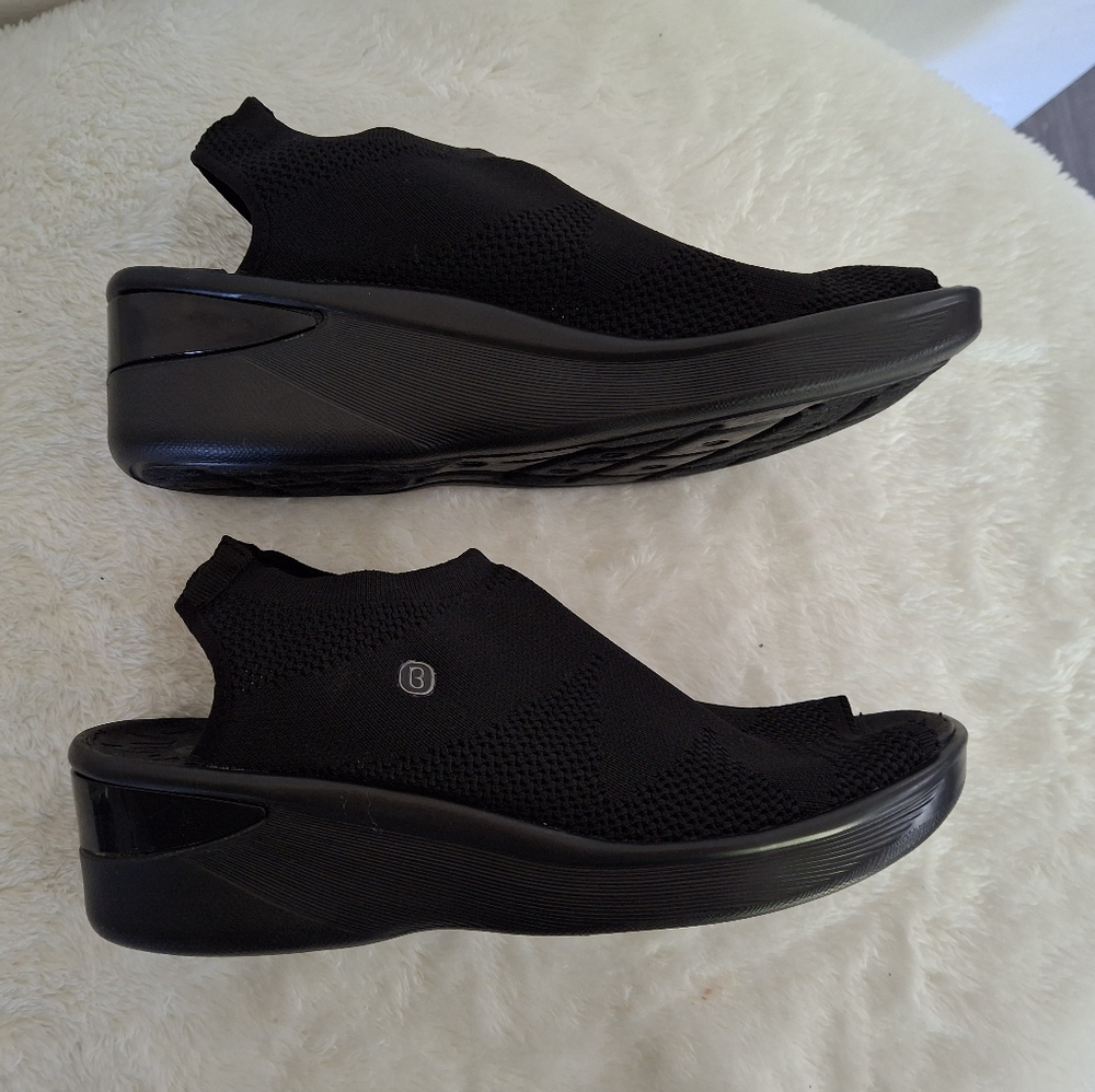 Women's Bzees Black Slingback Wedge Shoes Size 10W.